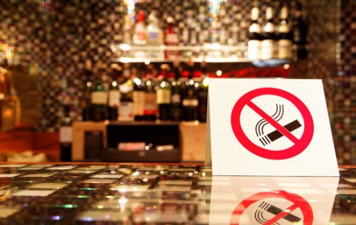 Пълната забрана за пушене на обществени места